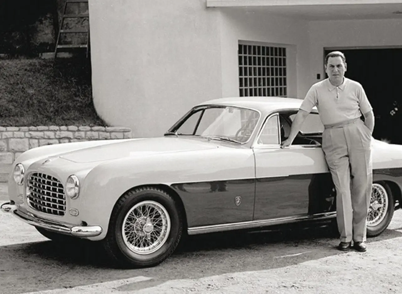 Devaluada: la Ferrari de Perón se vendió por la mitad de precio
