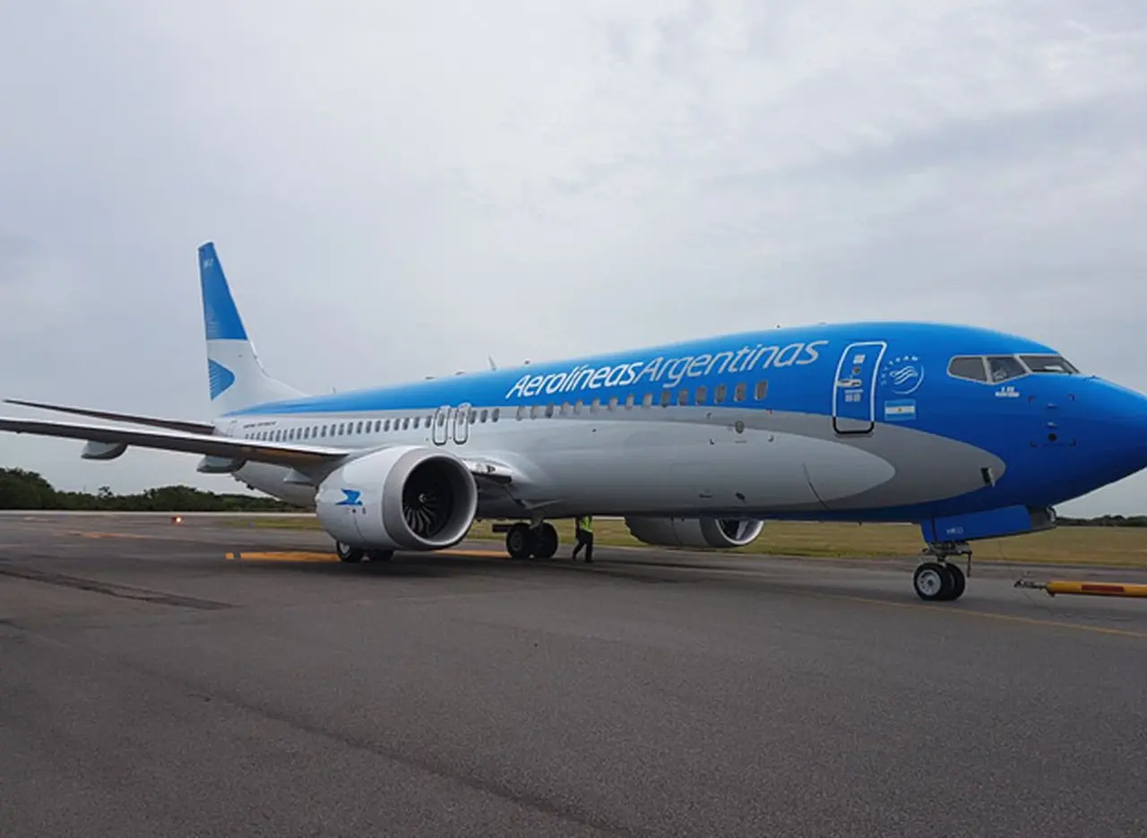 Aerolí­neas ya reparó varios aviones afectados por el granizo y brindará servicio normal en Semana Santa