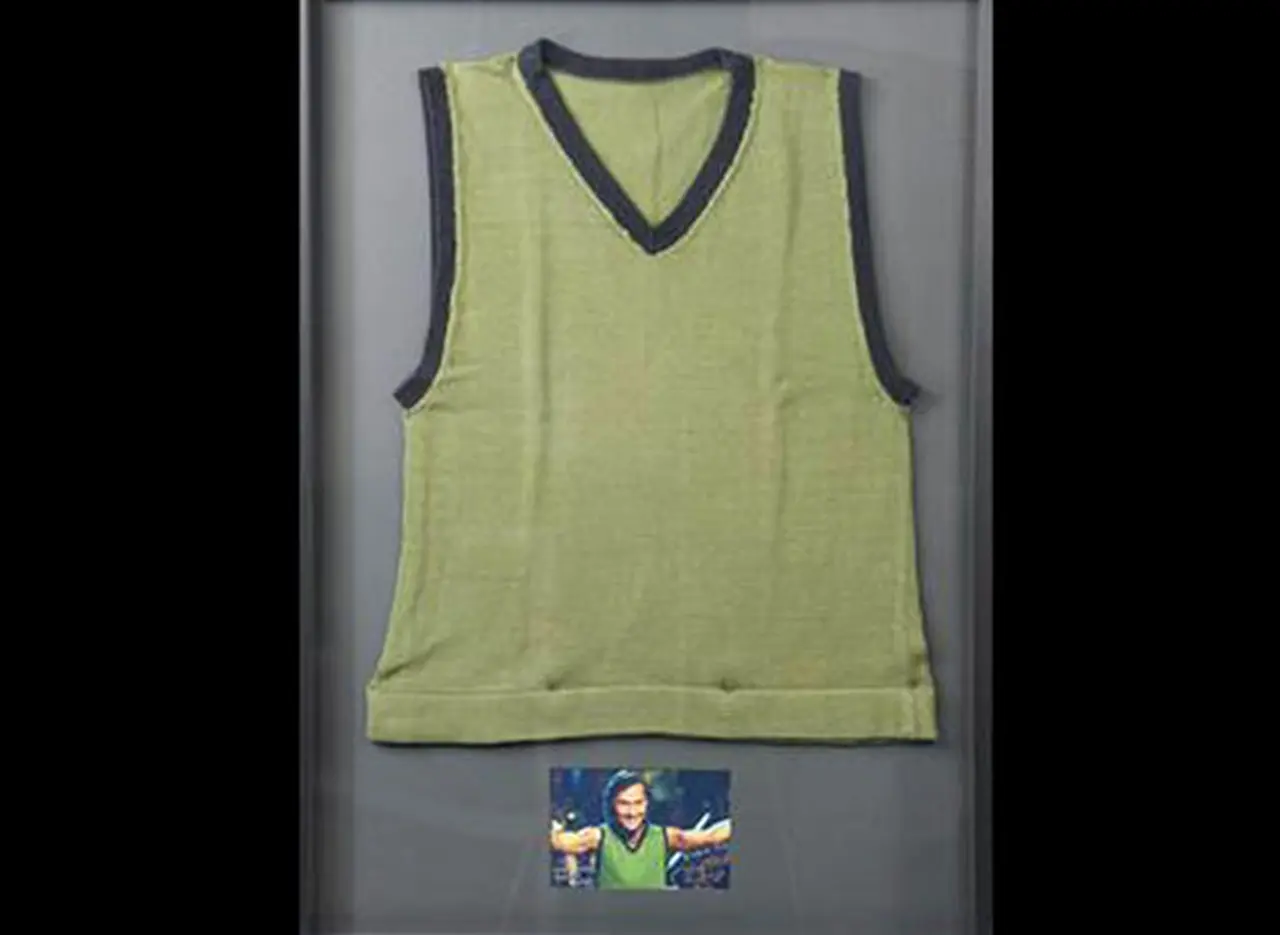 Diego Torres subasta su musculosa de Color Esperanza para ayudar a los afectados por los huracanes en 2017