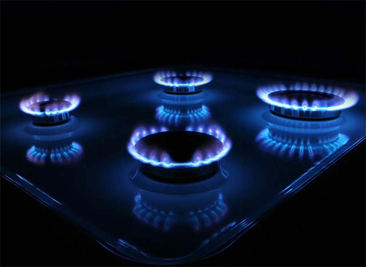 Ordenan suspender los cortes de gas a los hogares que no los pueden pagar
