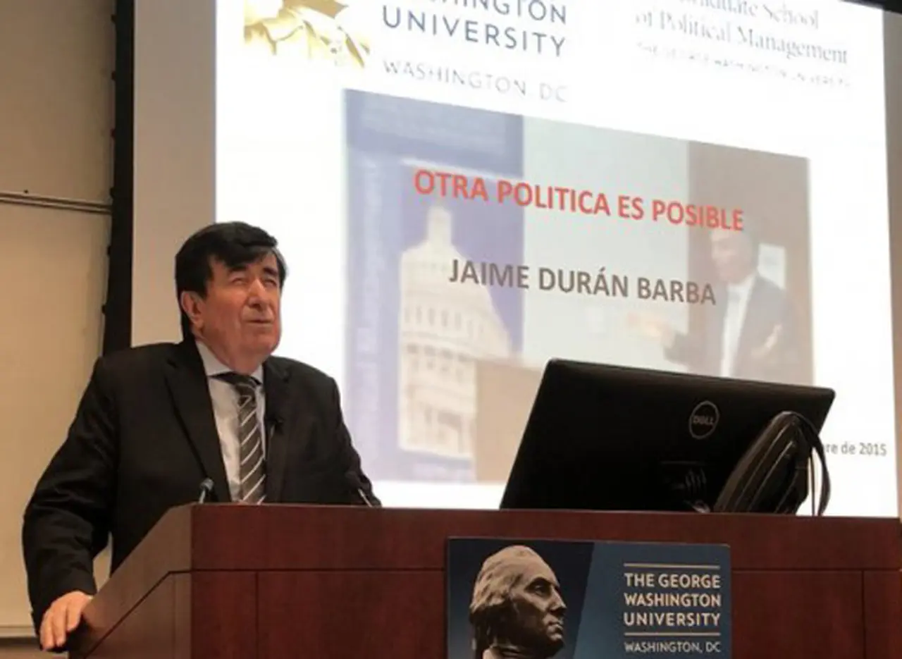 Durán Barba: "Macri perdió imagen entre los ricos pero la aumentó con los pobres"