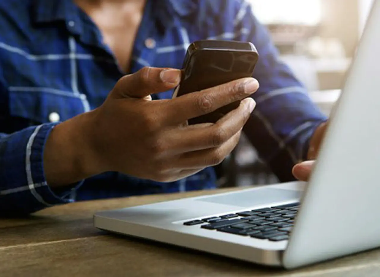 Nomofobia: ¿ a qué se debe y con qué se relaciona la ansiedad que genera olvidarse el celular?