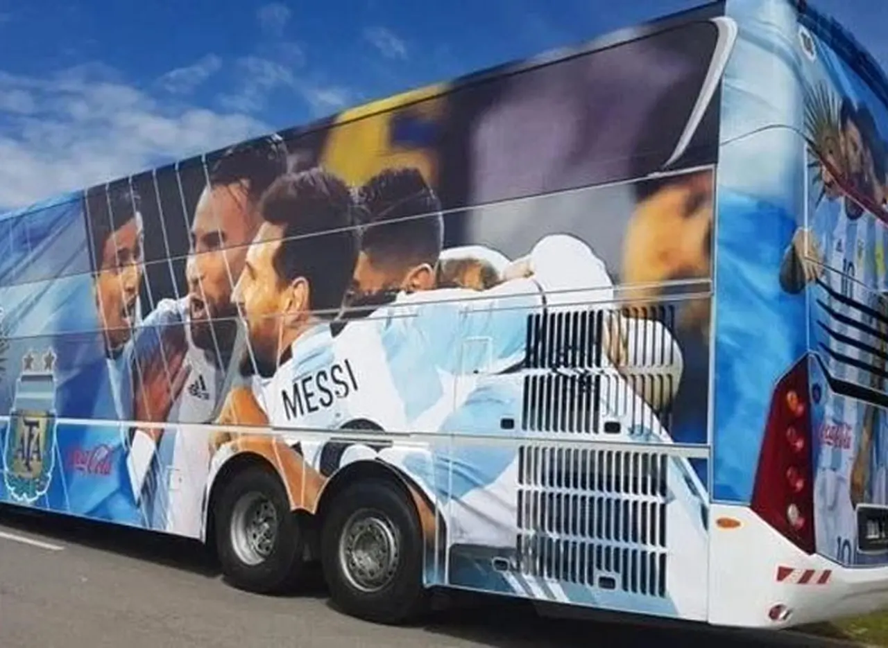 Las cargadas de las redes a la frase que llevará el micro de la Selección