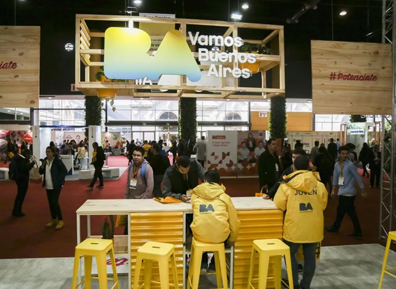 Expo Empleo recibió a muchos jóvenes pero también a profesionales con alto nivel académico