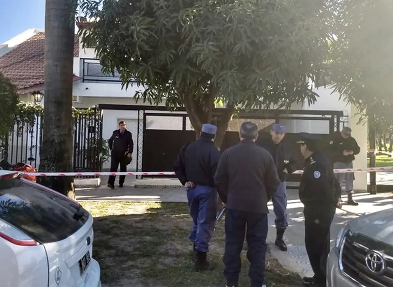 Hallan muertos en su casa  a la exesposa y un hijo del senador Naidenoff