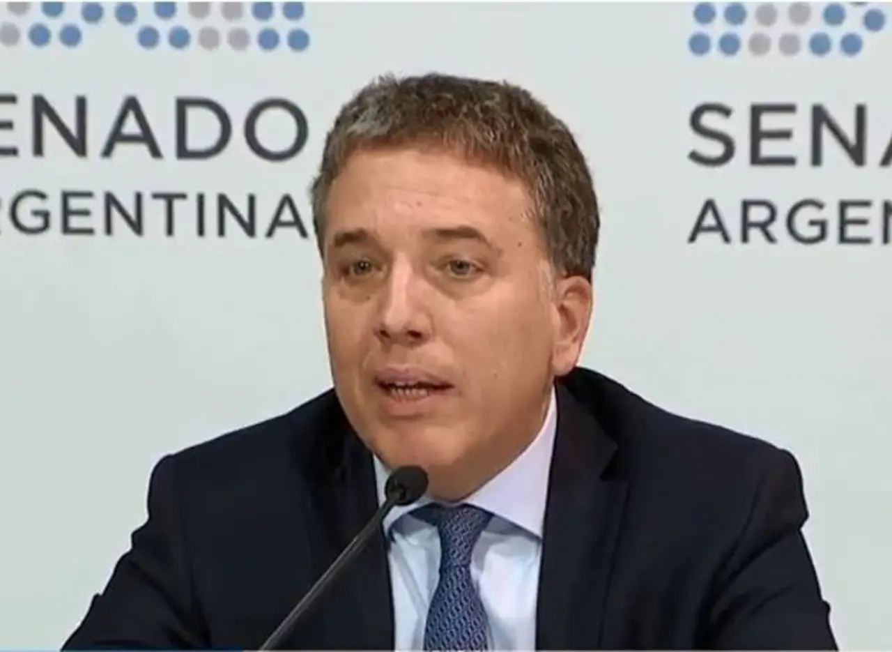 Dujovne insiste: no habrá nuevos impuestos al turismo en el exterior