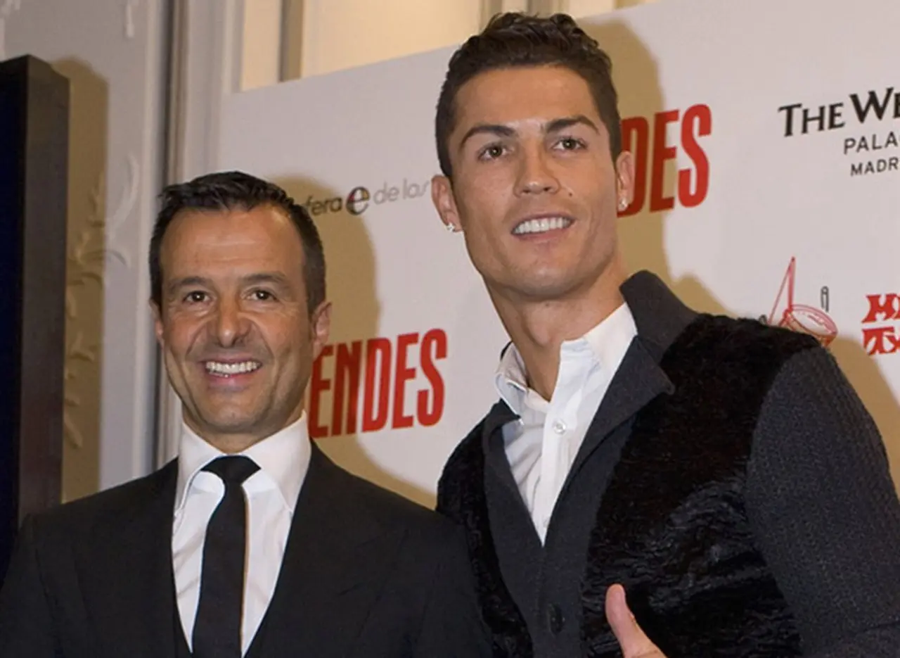 ¿Cuánto embolsó el representante de Cristiano Ronaldo por su pase a la Juventus?