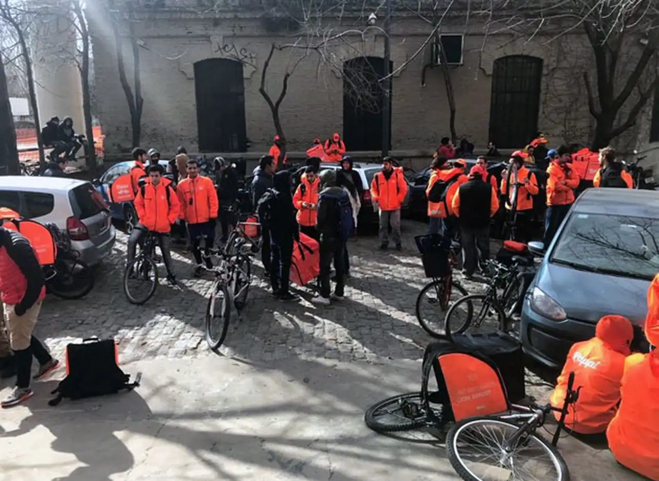 Huelga en el "delivery online" Rappi: trabajadores denuncian cambios unilaterales en las condiciones laborales