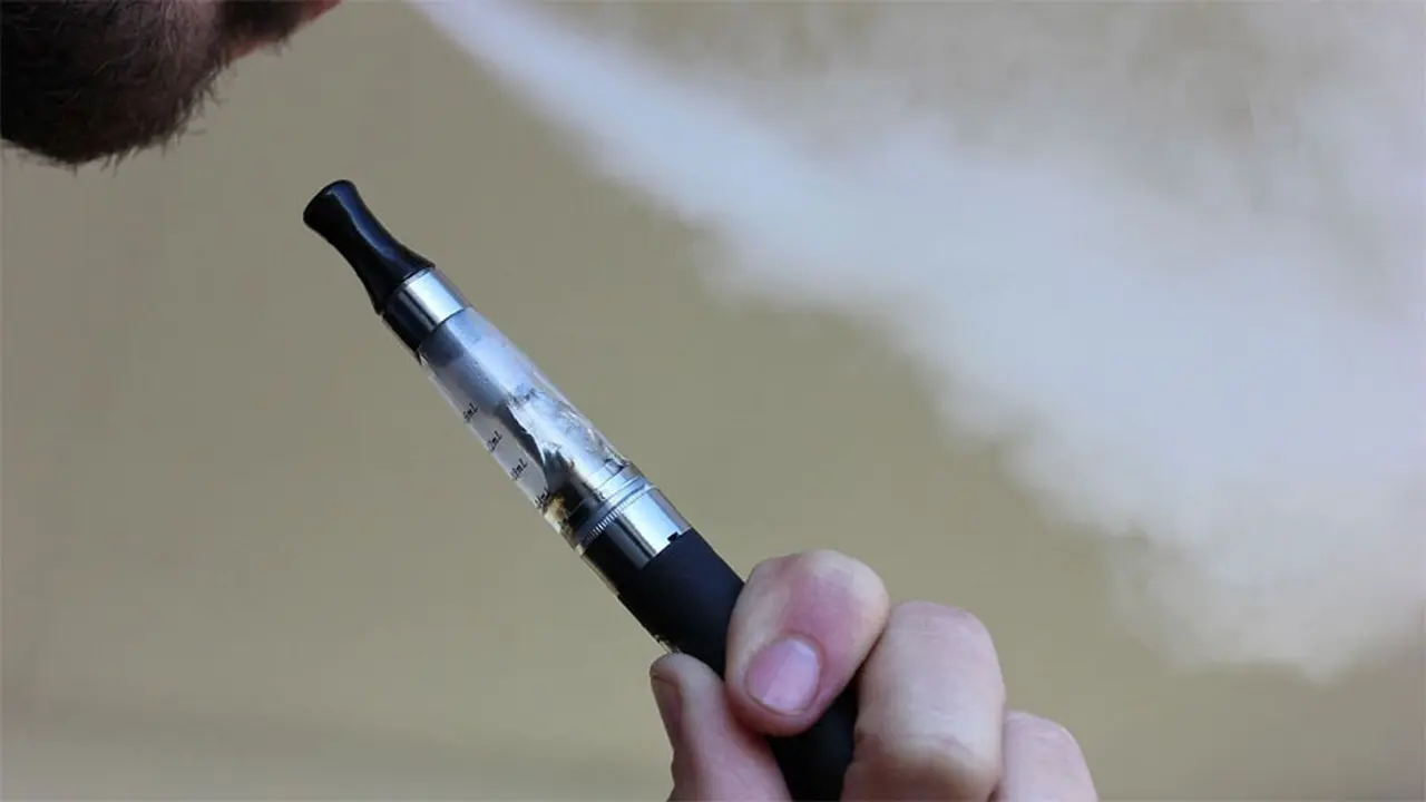 El uso del cigarrillo electrónico creció 37,5 % en la Argentina y ya es tendencia como en otros países