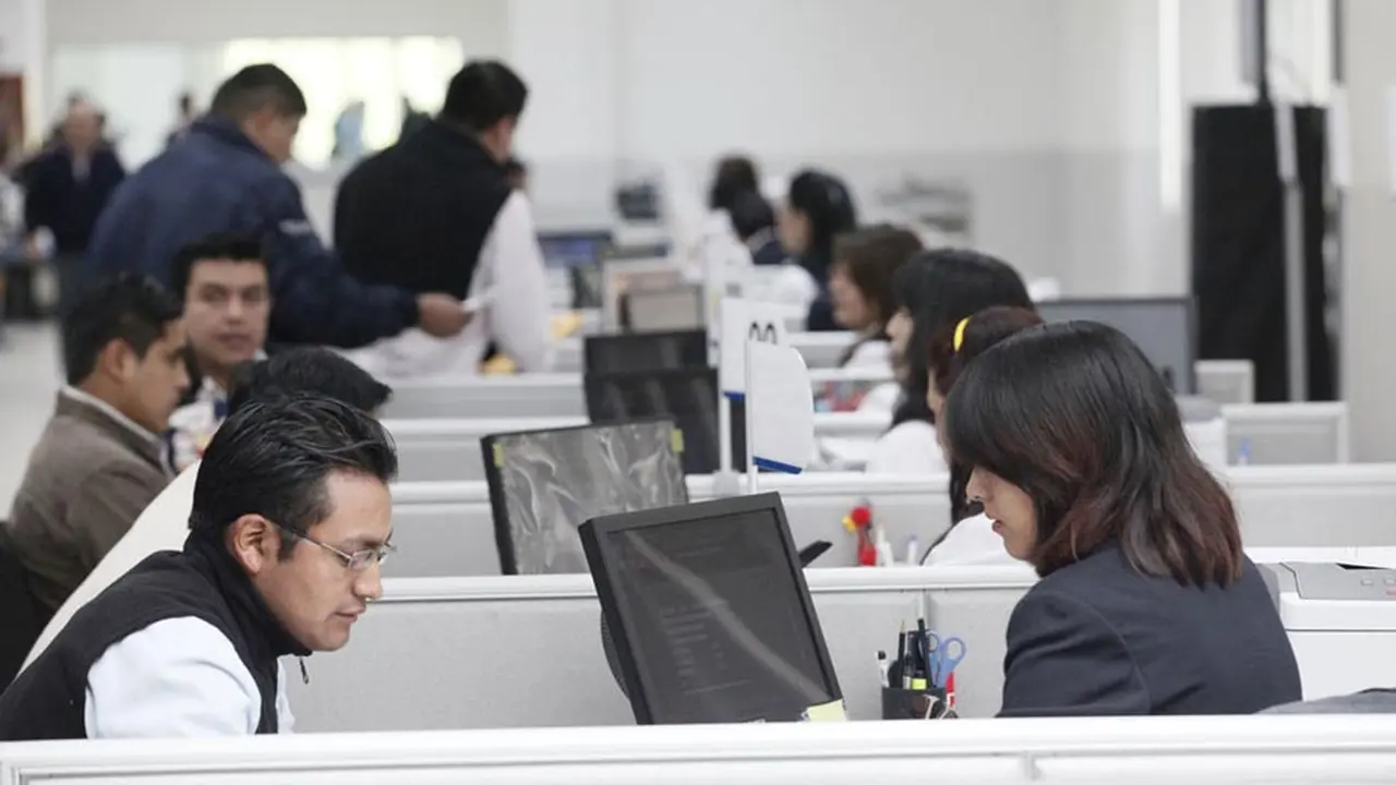 Cuánto aumento la dotación de empleados en el sector público