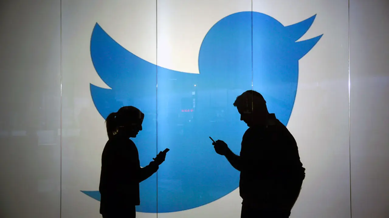 No difundas información falsa sobre vacunas: podés quedarte afuera de Twitter.