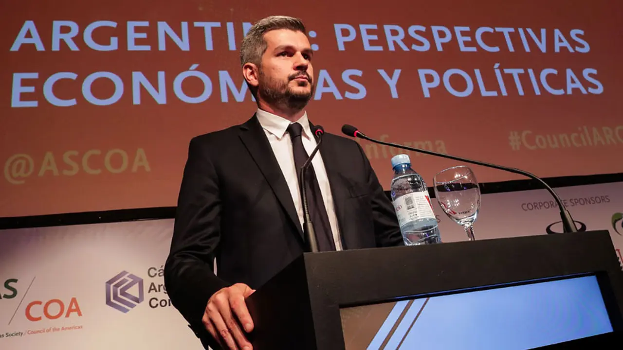 En medio de la tensión cambiaria, el Gobierno eligió un escenario empresario amigo para defender su plan económico