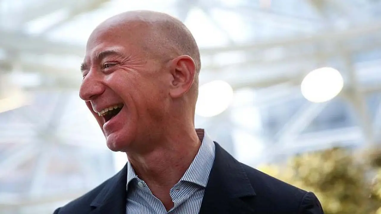 Jeff Bezos fue uno de los primeros inversores en el motor de búsqueda de Internet, Google