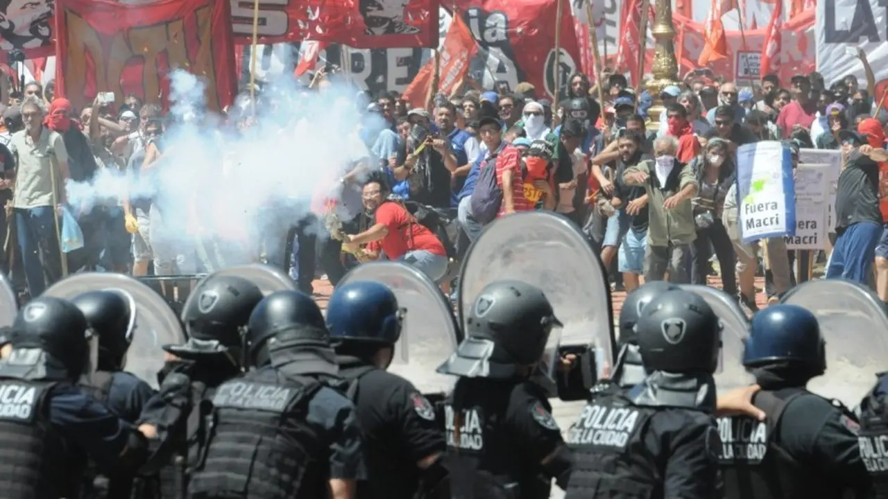 Detuvieron a un militante que usó un mortero en la marcha de diciembre pasado en el Congreso