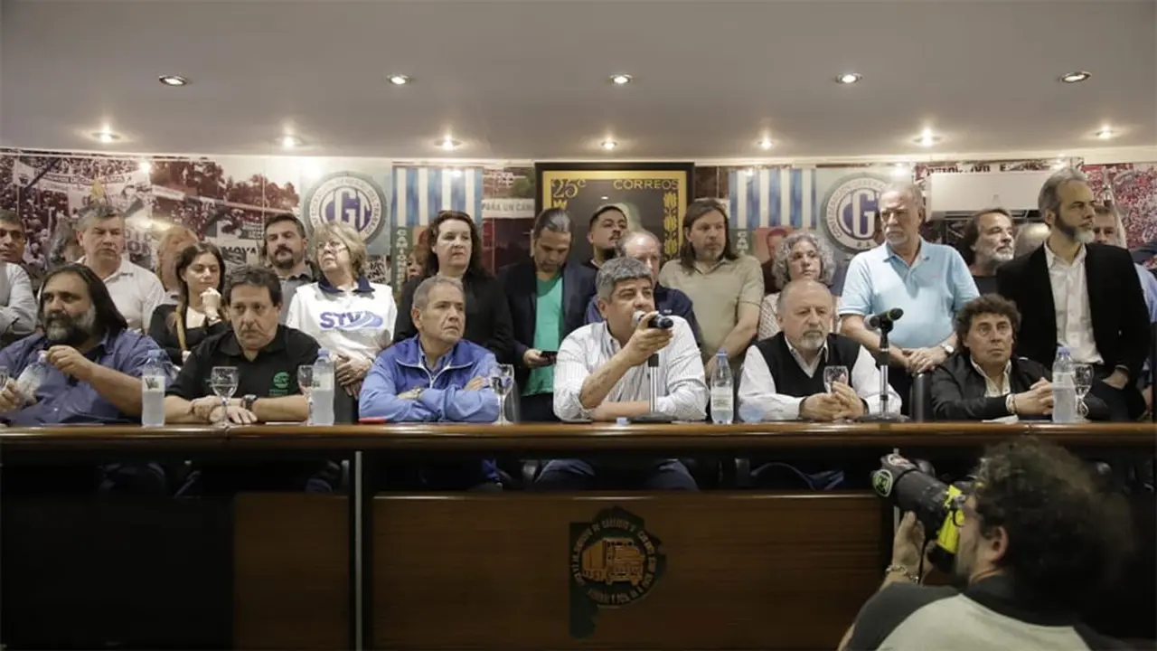 Para el sindicalismo "combativo" el "paro fue contundente" y la salida de Caputo "un pedido más del FMI"