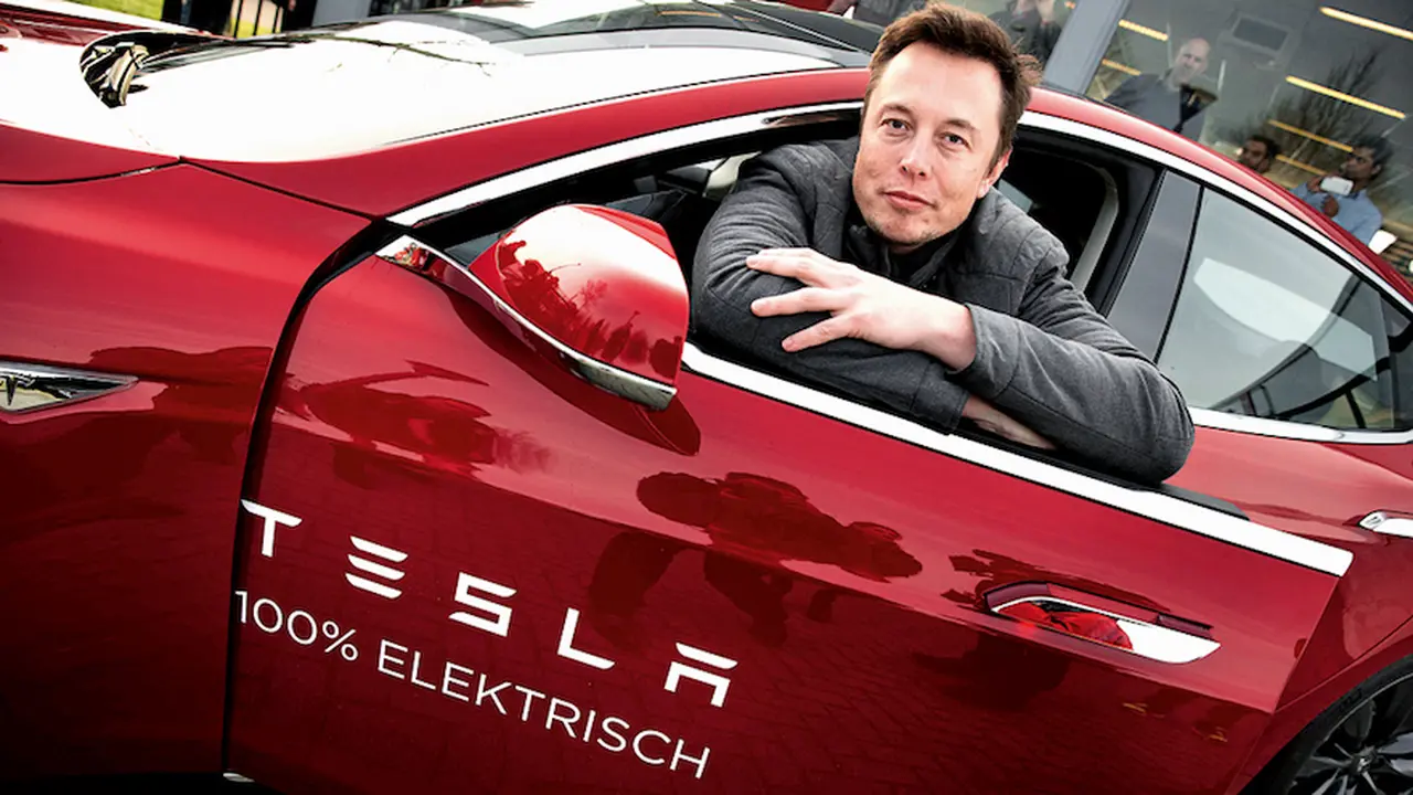 Tesla compraría fábricas que cerrará General Motors
