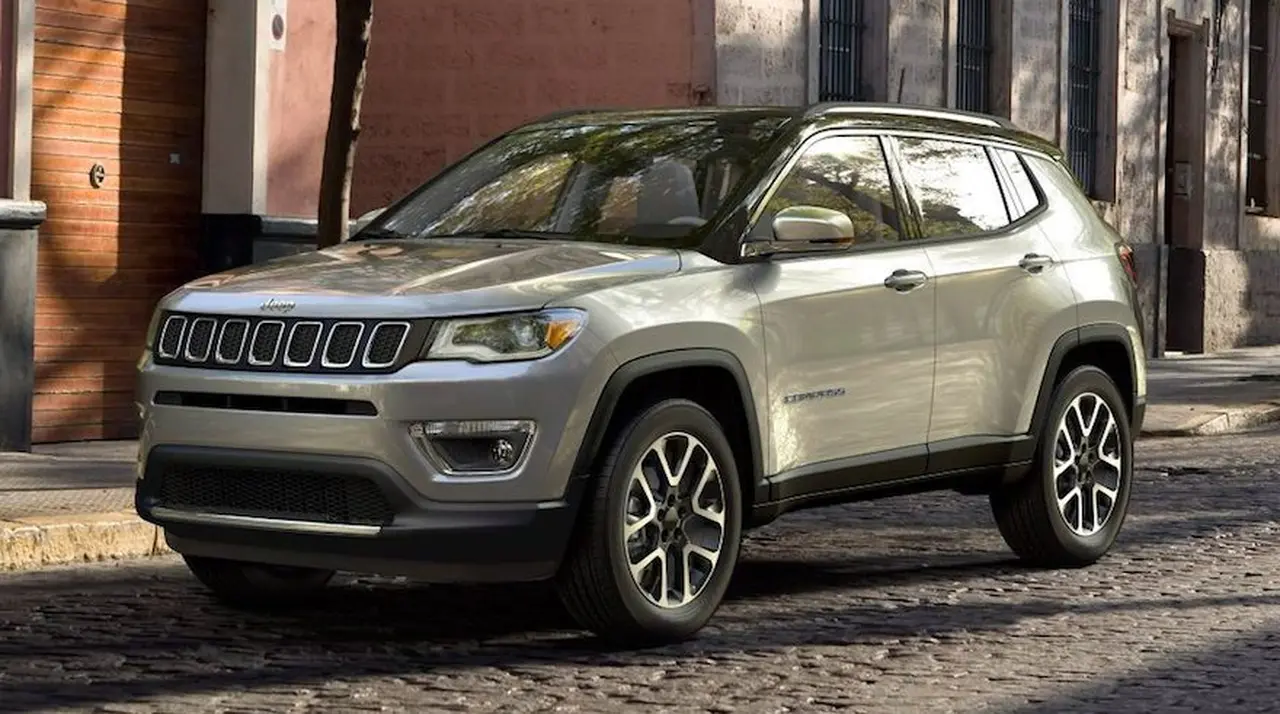 Jeep Compass, el mediano entre los líderes.