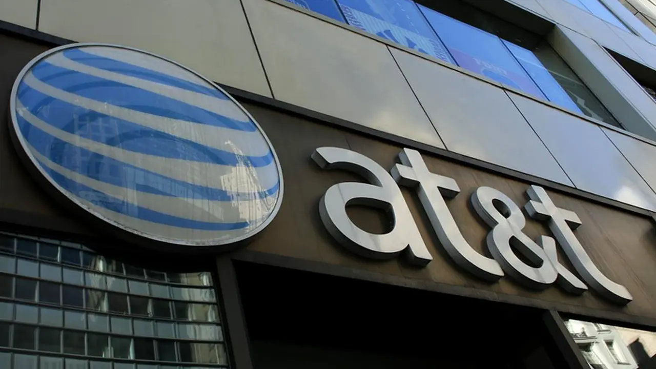 La caída se corresponde con la pérdida de valor de su negocio de video, especialmente de DirecTV