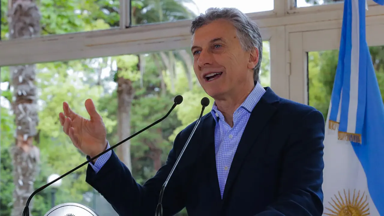Macri viajó a India y Vietnam con Lousteau, Monzó y delegación de 80 empresarios