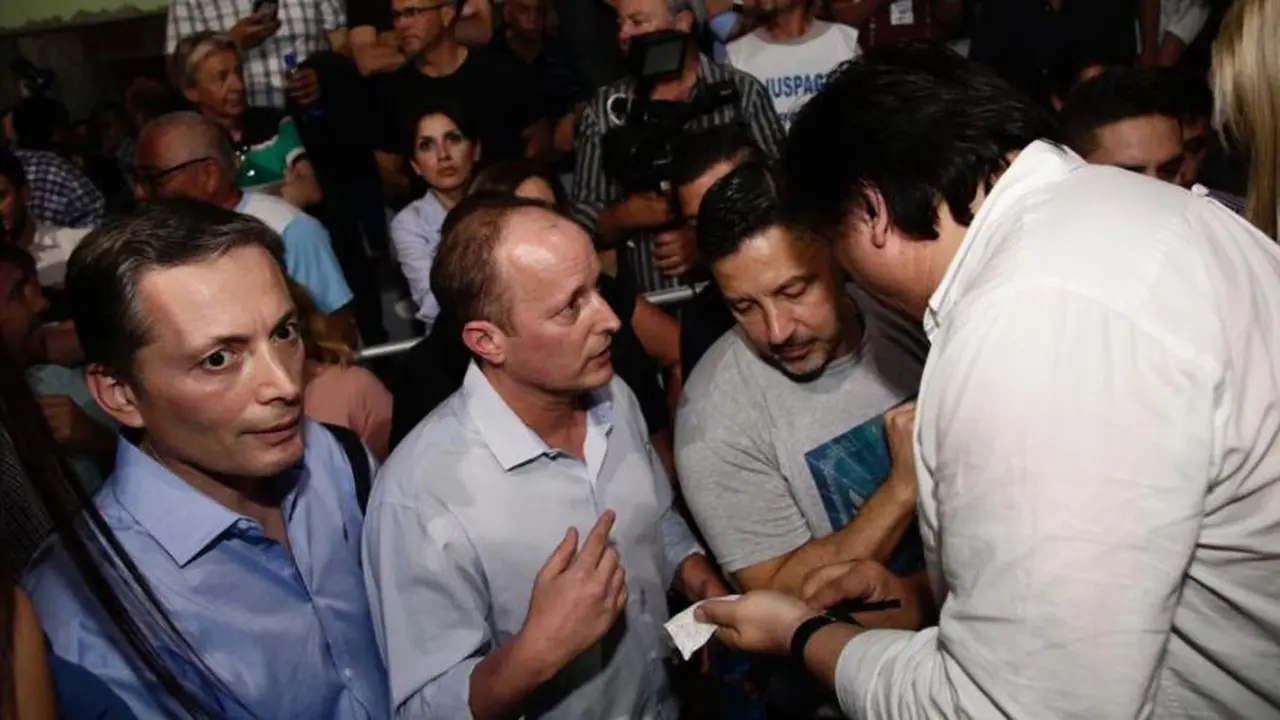 Menéndez amenazó con una pueblada si detienen a Florencia Kirchner