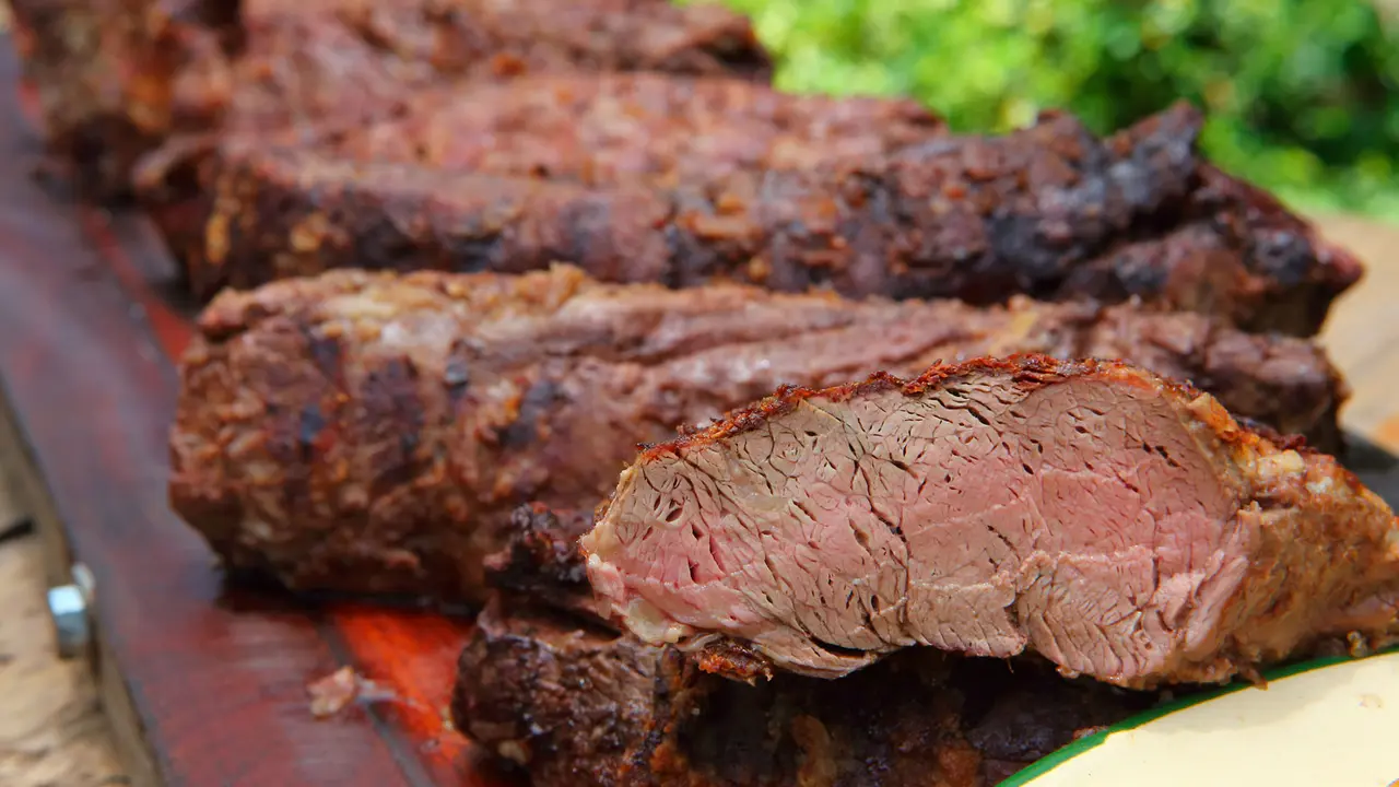 A la hora de elegir la carne para hacer nuestro asado debemos saber sus características y cómo cocinarla