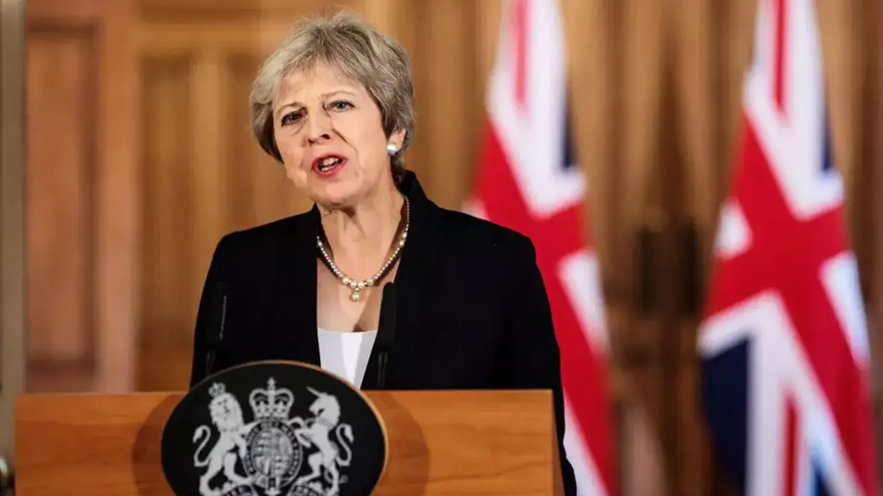 Londres: tras el acuerdo por el Brexit estalla una crisis política y se derrumba la libra