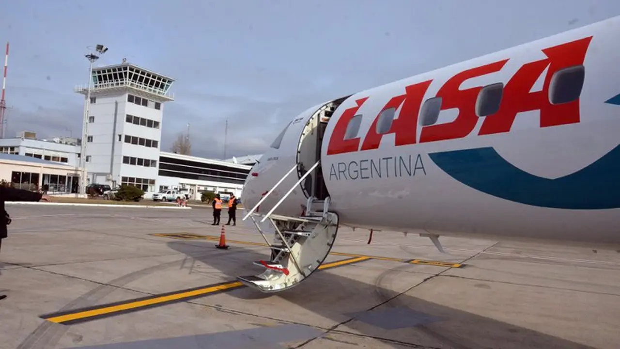Cuál es la aerolínea que suspendió sus vuelos por problemas financieros