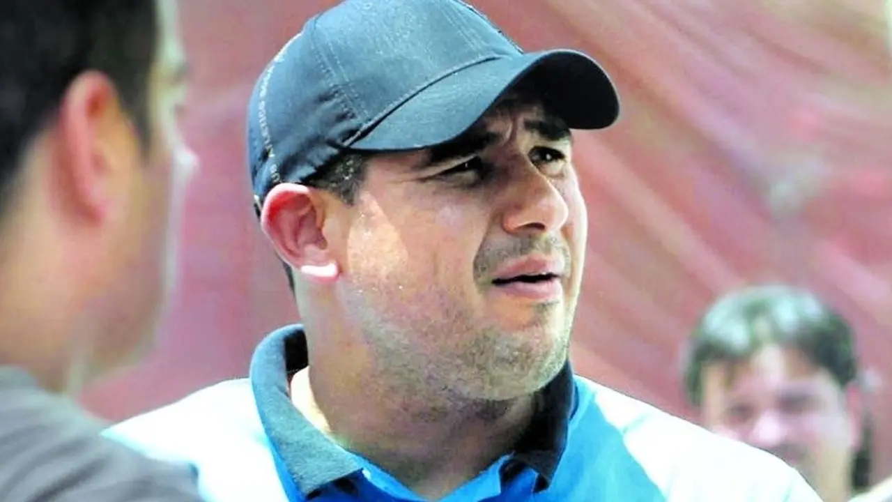 España no dejó entrar al barrabrava de Boca Maximiliano Mazzaro y haría lo mismo con Rafael Di Zeo