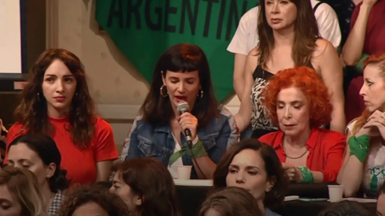 Conmoción en el ámbito artístico: colectivo de actrices denuncia por violación a Juan Darthés
