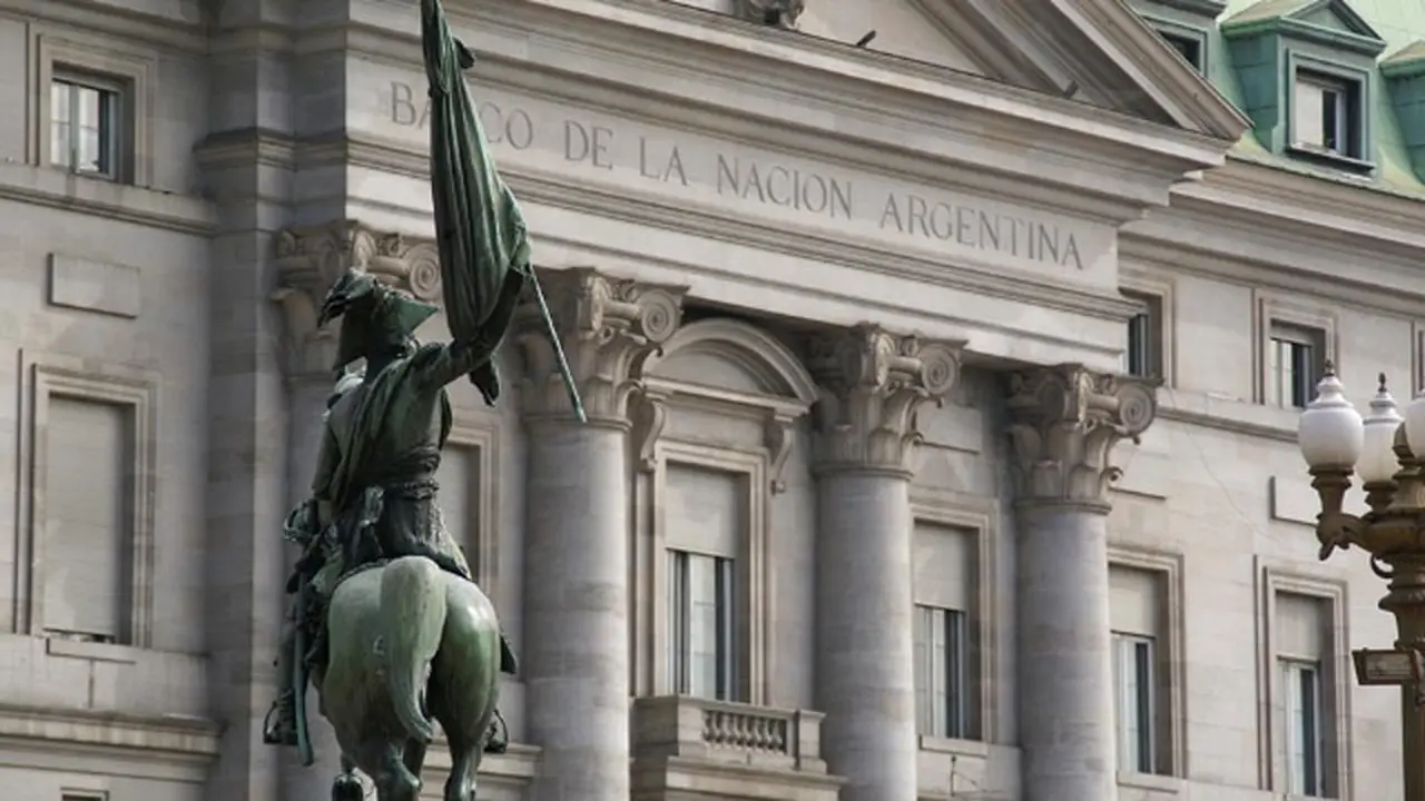 Liquidez del Nación en duda: giró fondos al Tesoro y recibió de la ANSES
