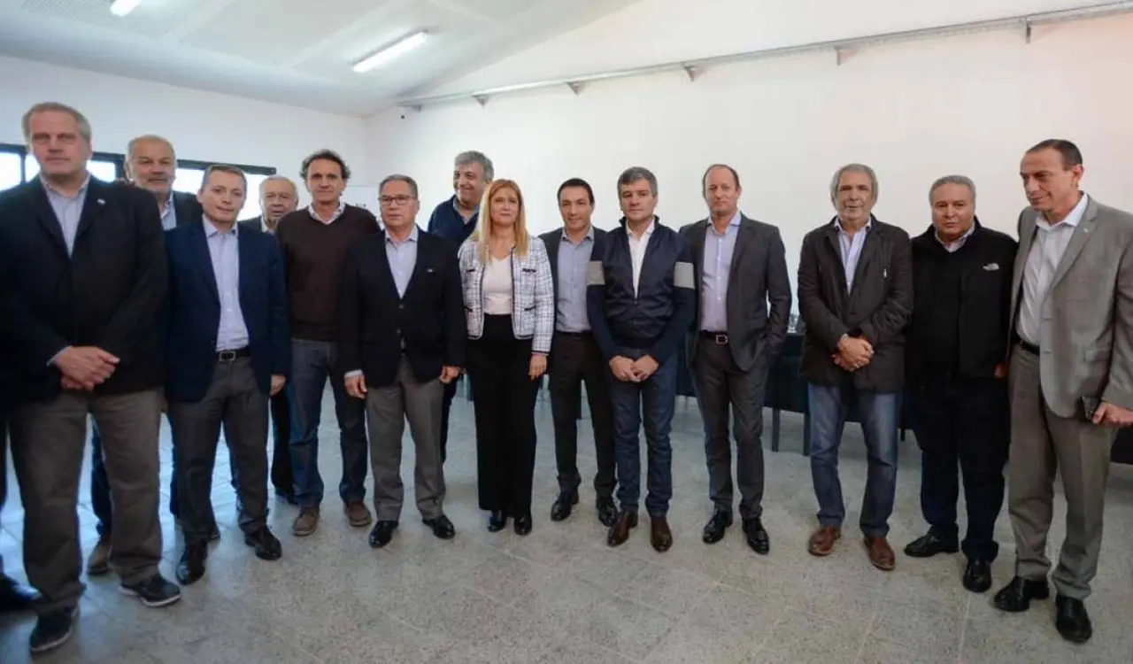 Intendentes peronistas presentarán un amparo para frenar los tarifazos de Macri en 2019
