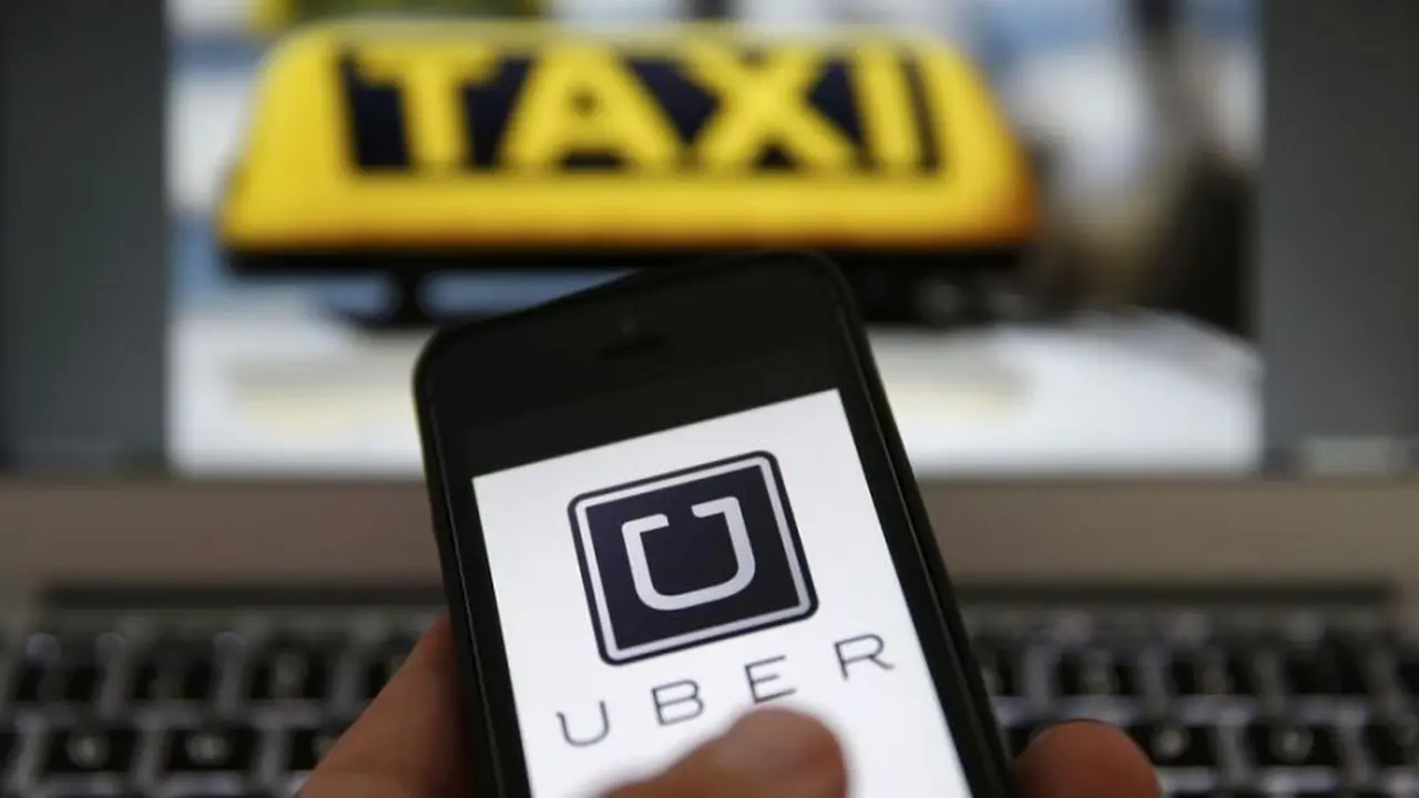 Para los taxistas, Uber es ilegal y registra una alta evasión impositiva.