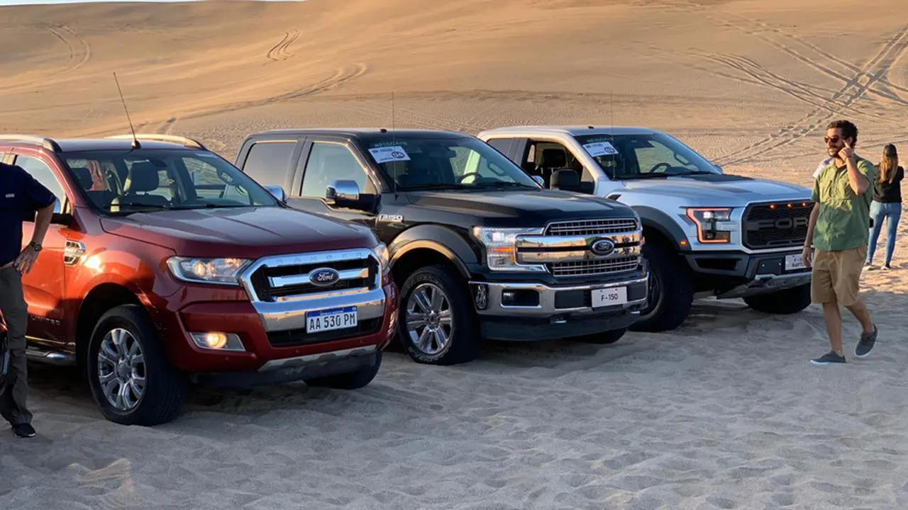 Camionetas Ford, a prueba en la arena.