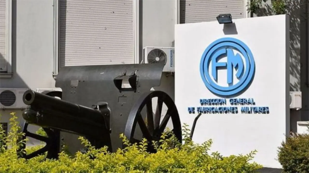 Se achica otra estatal: Fabricaciones Militares cierra plantas y remata equipos y vehículos