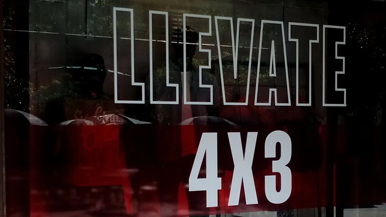 A liquidar stock: la reñida pelea de las marcas por vaciar sus estanterías en medio de la crisis