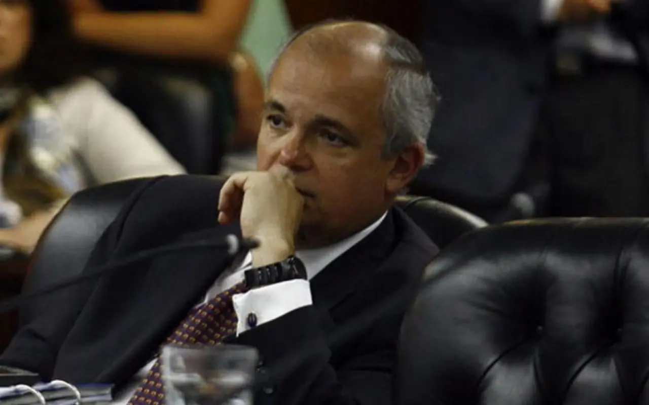 Según planteó Fargosi, Doñate se recibió de abogado en 2015 y no llega a tener los ocho años de abogado que se requieren