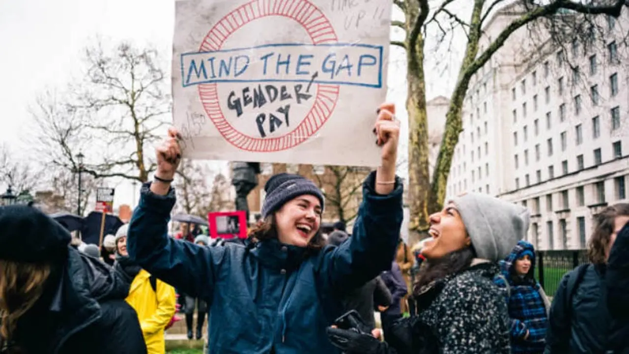 Los reclamos por equidad salarial respecto del género se extendieron por todo el mundo