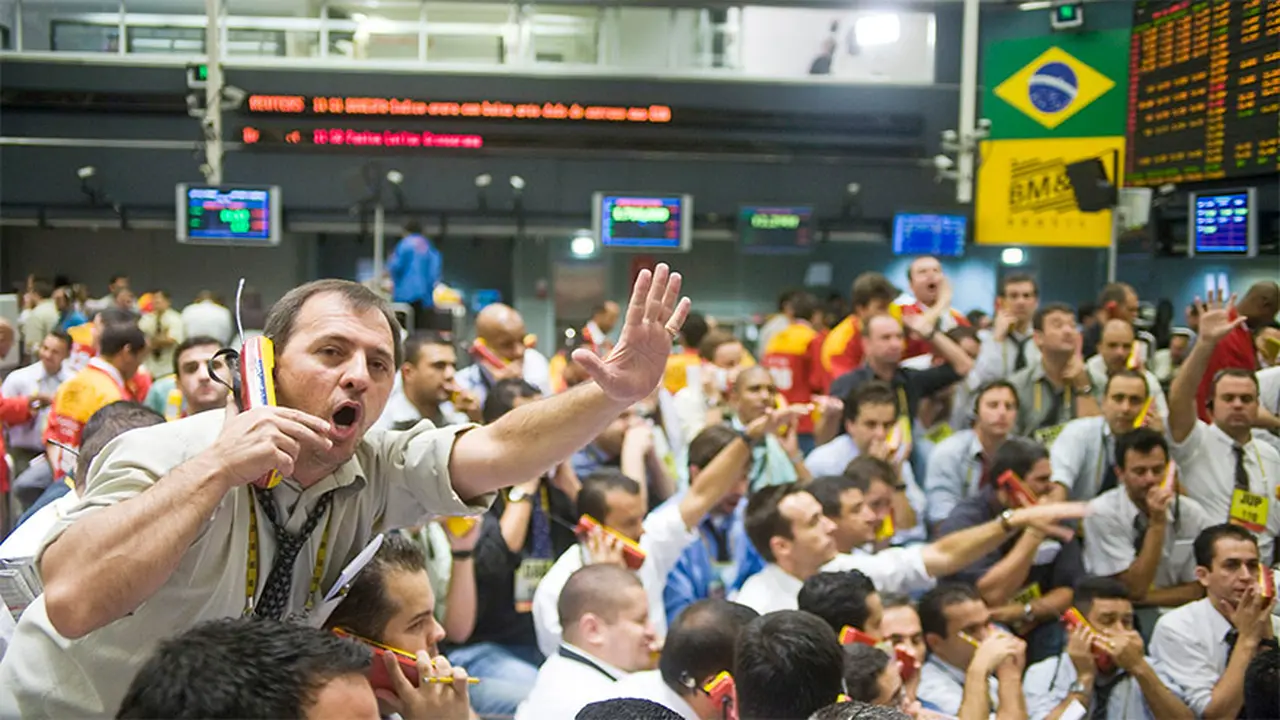 La bolsa paulista, donde el 50% del movimiento es de inversores extranjeros, teme el efecto de la crisis política