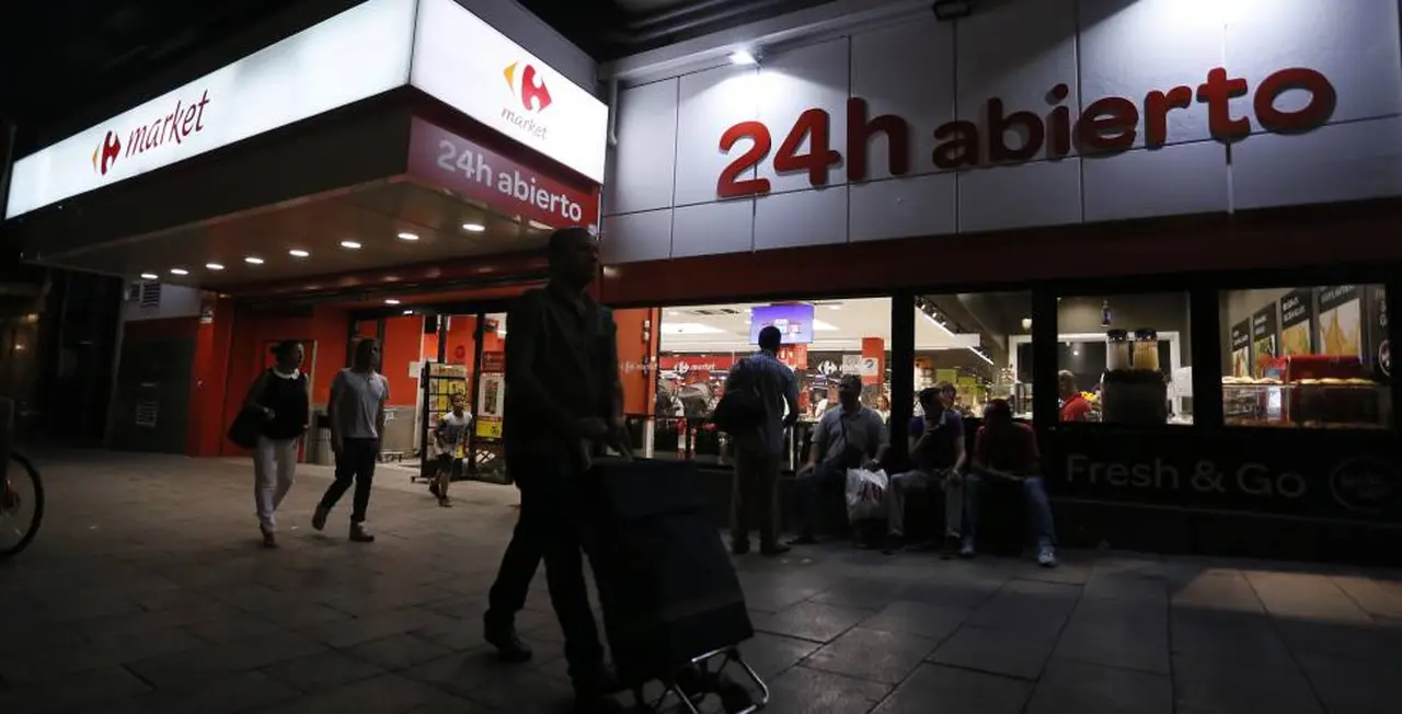 Carrefour implementa el formato 24 horas en seis supermercados de Capital