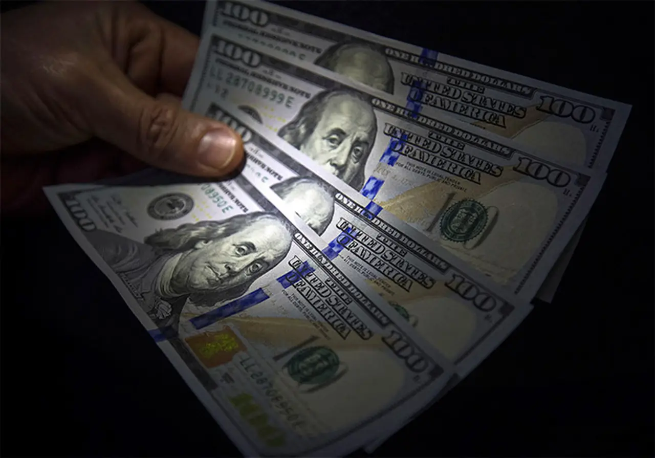 En mayo volvió a dispararse la fuga de capitales: llegó a u$s2.500 millones