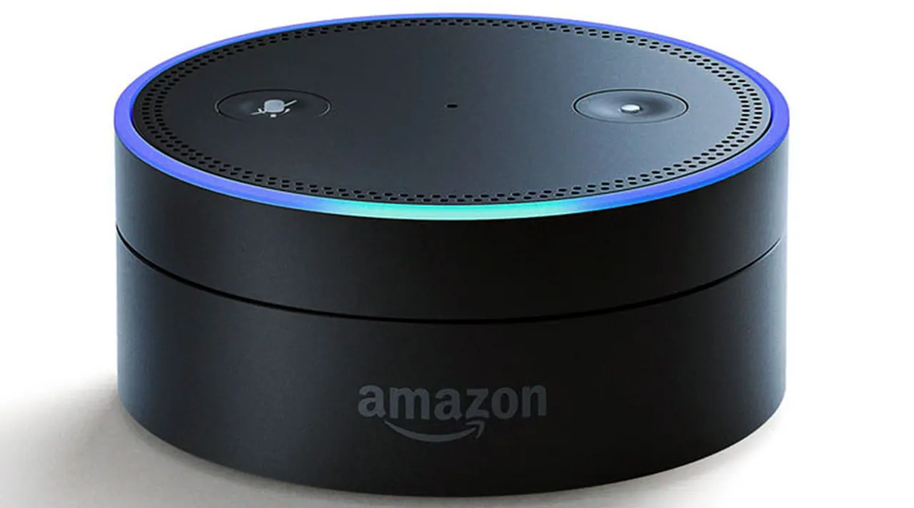 Empleados de Amazon escuchan tus conversaciones y saben dónde vives