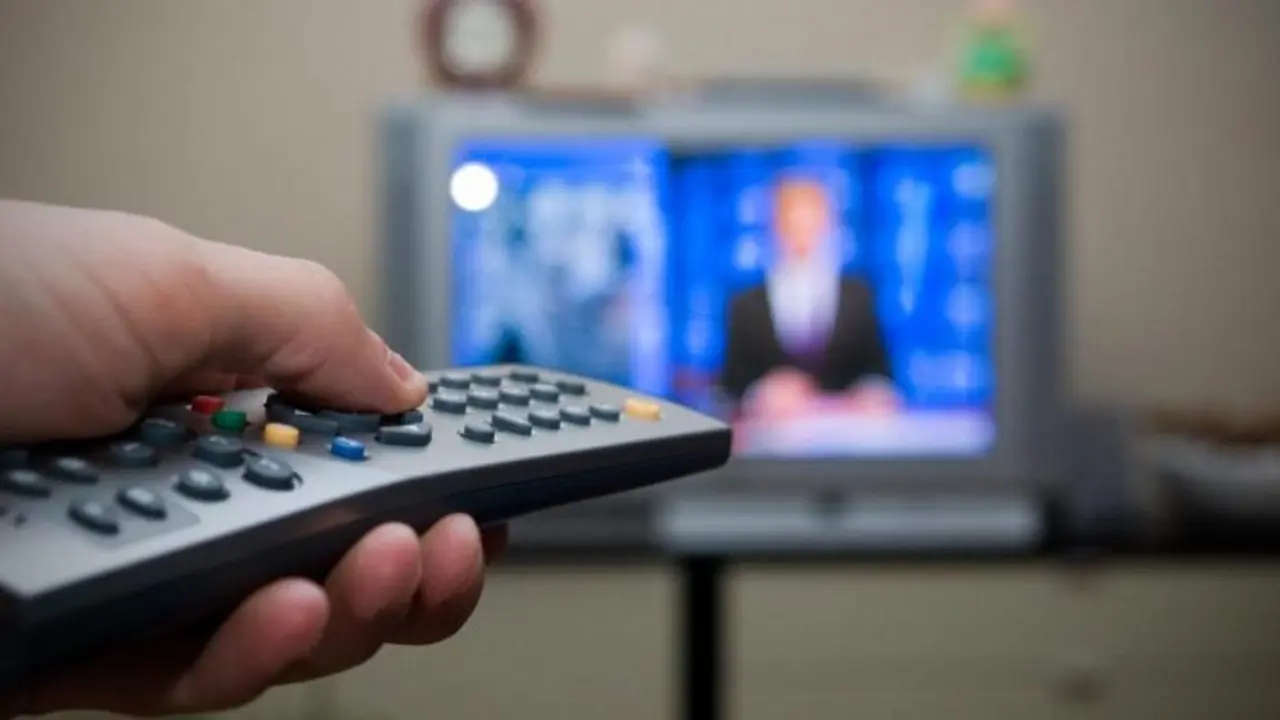 Gastos innecesarios: Mirar TV por cable se puede sustituir por otro hábito más económico