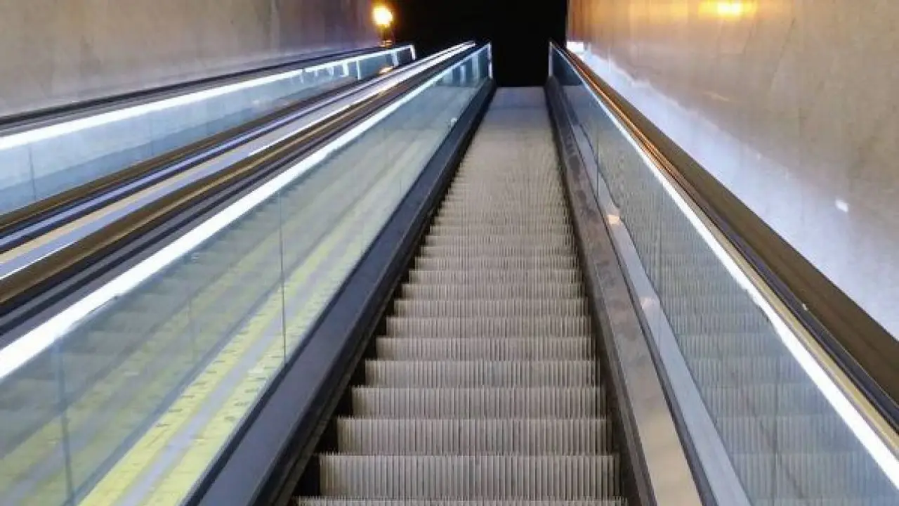 Un shopping porteño deberá pagarle casi $4 millones a una mujer por una caída en una de sus escaleras mecánicas