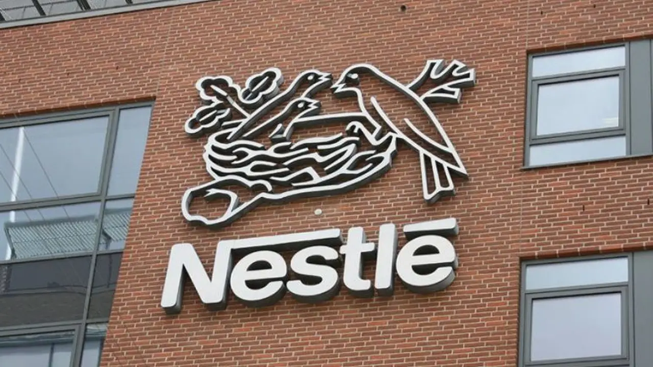 Nestlé quiere cambiar su estrategia vinculada al agua hacia 2025.