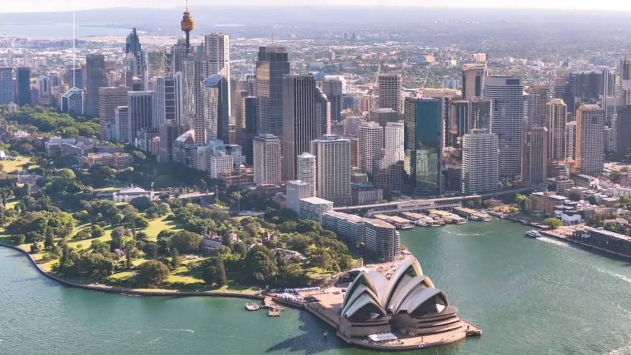 Es argentina, vive en Australia y gana una fortuna como bartender