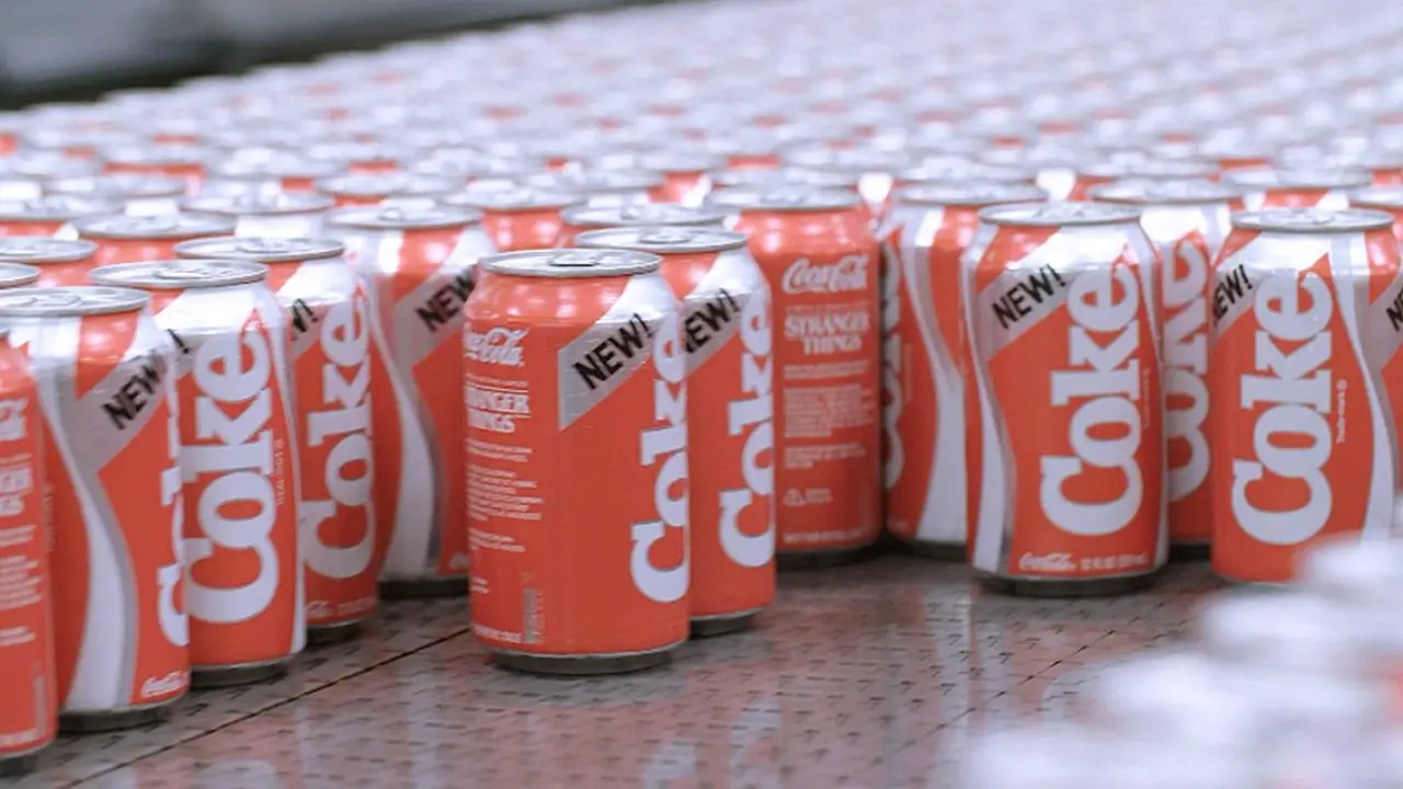 New Coke en "Stranger Things": te contamos por qué Coca-Cola lanzará otra vez su mayor fracaso comercial