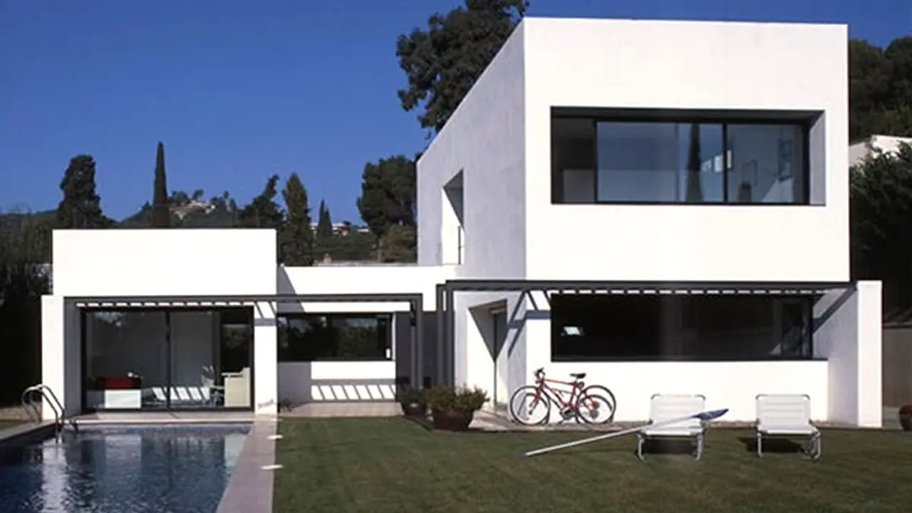 Cuál es el costo actual de construir una casa tipo "country"