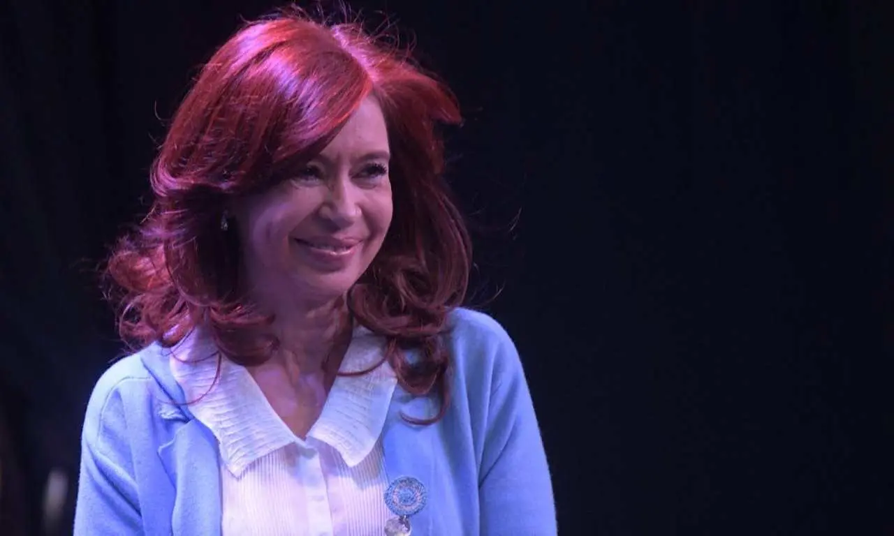 "A mí me inventaban amantes y otras parece que son hadas virginales"