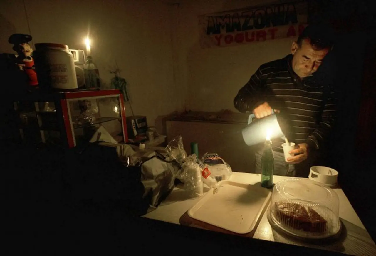Qué hacer durante un corte de luz para no perder plata