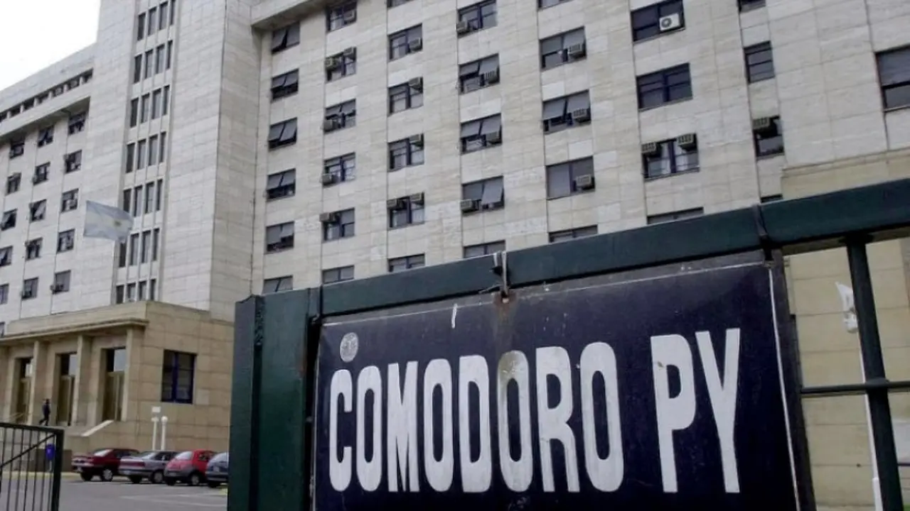 Escribanos en causas de "lavado": por qué los jueces ponen en duda el argumento del acto profesional neutral